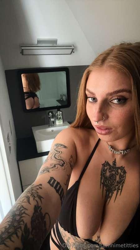 birthday live stream tomorrow 10pm est :) come celebrate me ..
