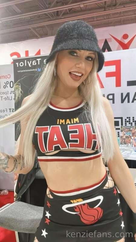 Exxxotica Day 2 🧡