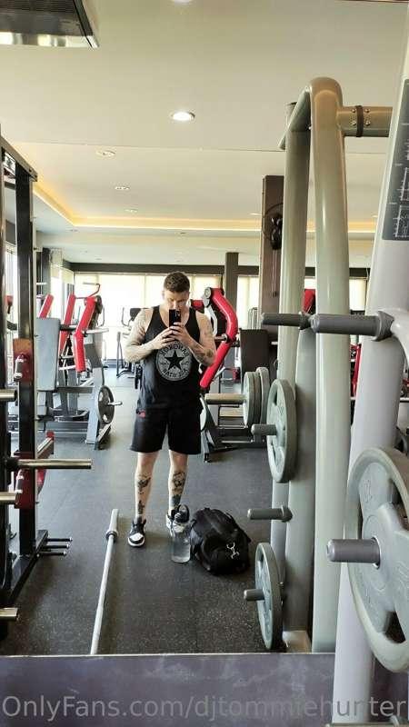 Do you want to help me burn calories? Kissing burns 6.4 calo..