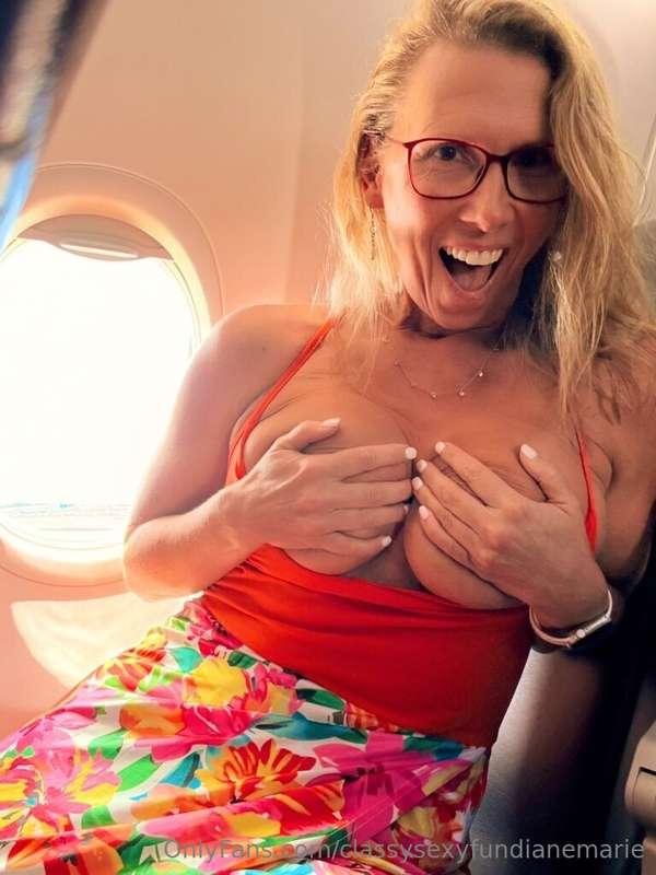 HB Wednesday ❤️ Hand bras are the only bras I want to wear.-..