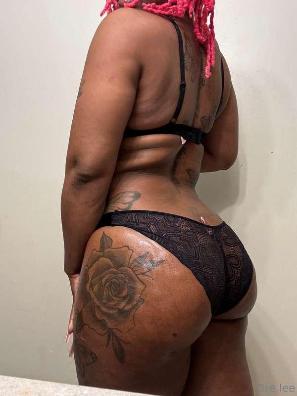 Kisss it! 😘 Make sure to join private for no PPV and to see ..