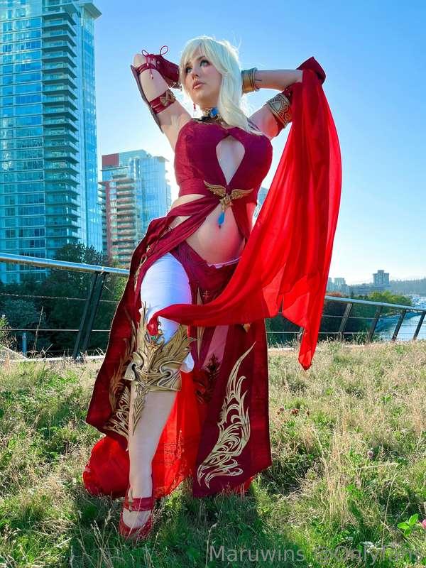 I went to a local convention today in my Lyse cosplay!   I a..