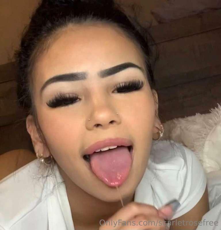 fuckkk it since my head vid got leaked on twitter imma just ..