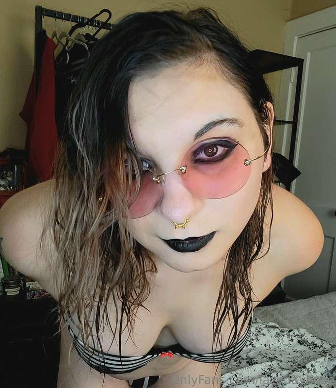 Guess who's back! And looking better than ever! Show me some..