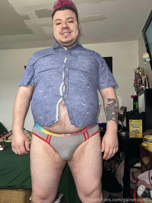 Tight shirt on a pig🐷