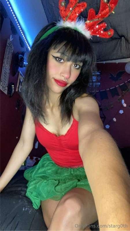 i hope you guys are feeling the holiday spirit 🎄💚❤️