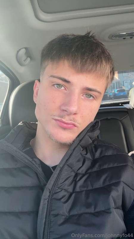 whats everyone up too, wishing i had some 🍑🍑 to eat rn