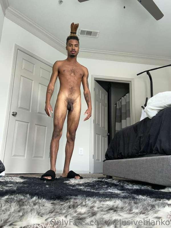 Yup!! I walk around with him just like this💗💗 SMOOTH💍