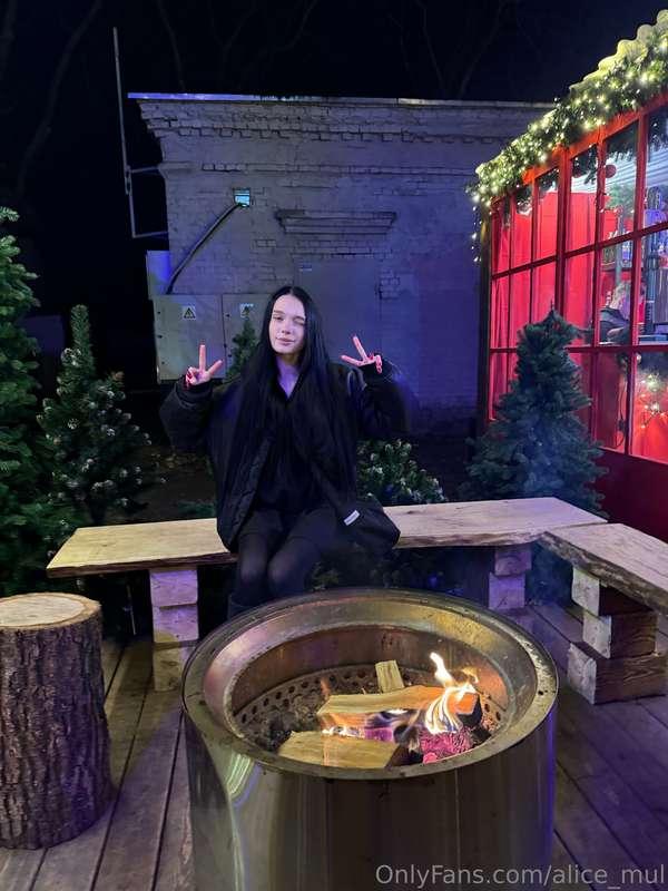 Will you sit and warm up with me?🥰