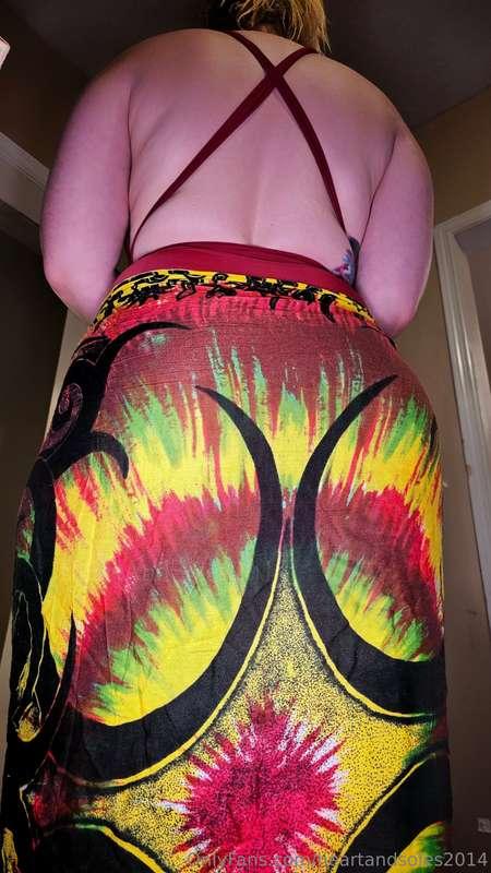 Onlyfans girl brain : Do I post free spicy stuff & fans will..
