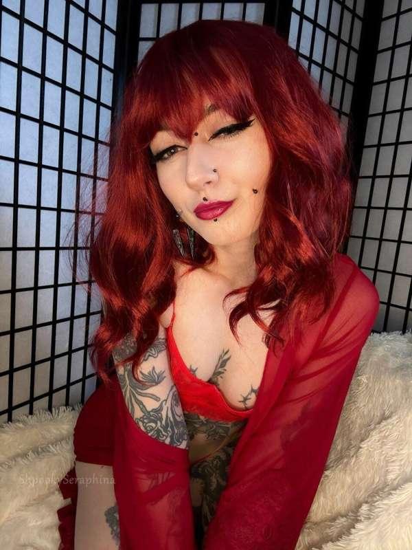 @Shpookyseraph is a cum loving 🥵 goth girl with a 𝙝𝙪𝙜𝙚 𝙗𝙧𝙚𝙚𝙙..