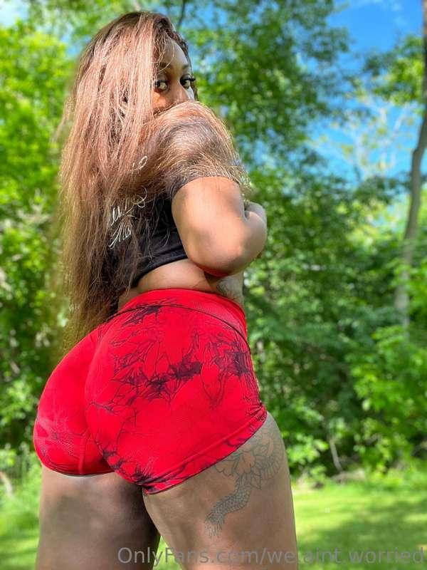 i suddenly have a craving for hot cheetos🤤🥵