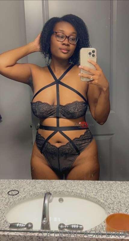 # I think you need a dose of me 😈

@xasialynnx ✨