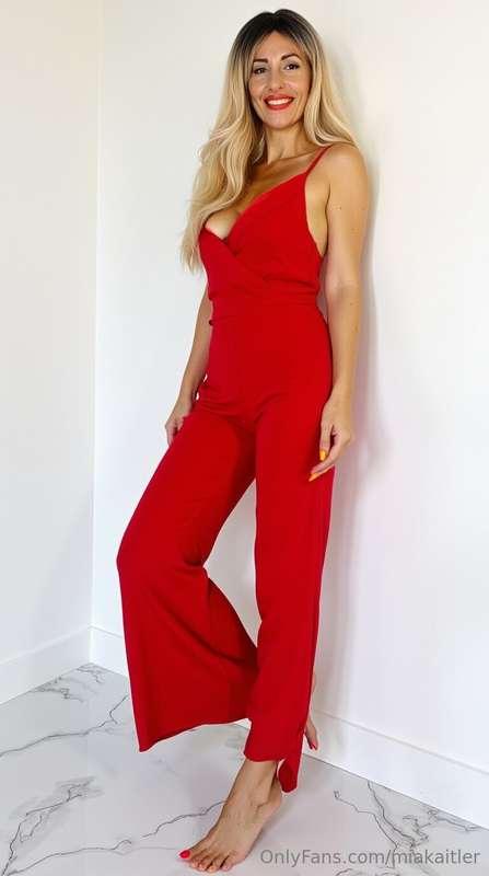 🟥 I wore red today and something unexpected happened after I..