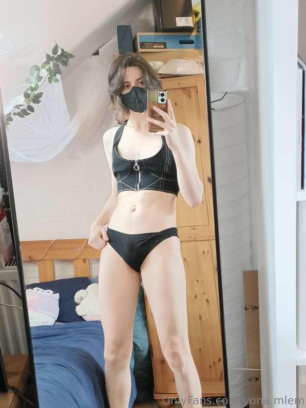 I've been getting a toned body so you can sit on your knees ..