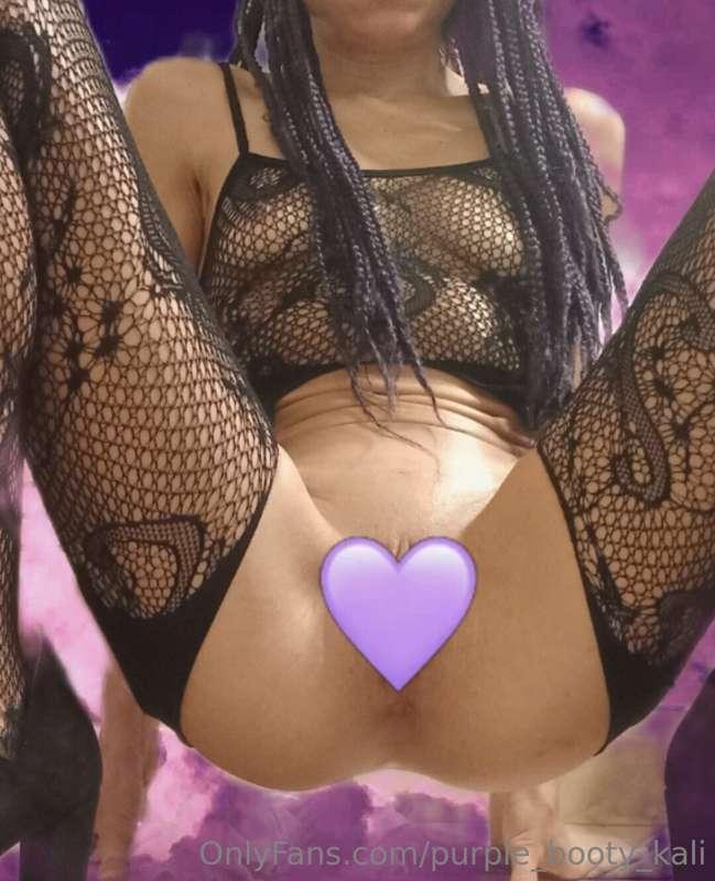Baby take a look how cute my pussy in black lingeriee 🖤🖤🖤 🔐🔓