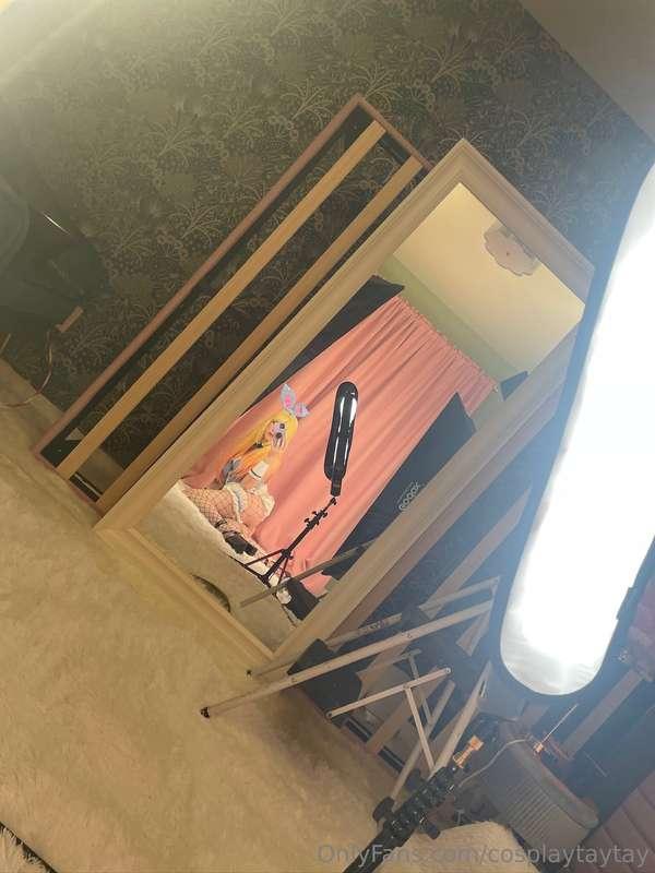 Bts (behind the scenes)