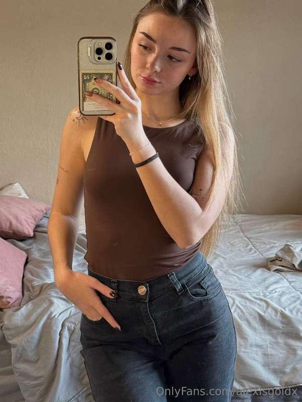 alexisgoldx image #1