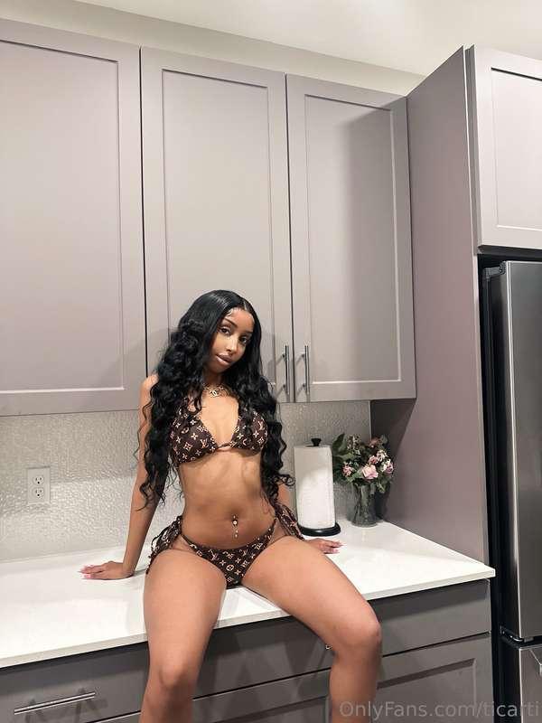 message me💋