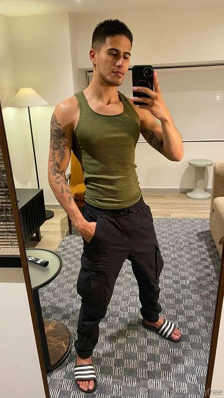Relax N Chill but alone 🥲  @nicolas_q9 💎🔥💎🔥