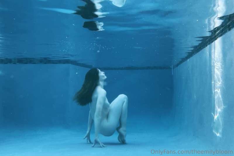 Ive always wanted to do a proper shoot underwater :) Perhaps..