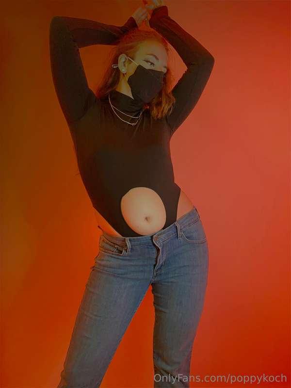 Happy monday, lovelies <3

I have a new belly tease roleplay..