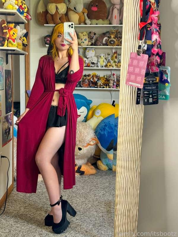 Unlock to see the whole outfit 😇💛💛

MY BIGGEST SET YET!! SO MANY YUMMY PICTURES YUMYUMYUM GET IT WHILE ITS HOT🔥🥵😉