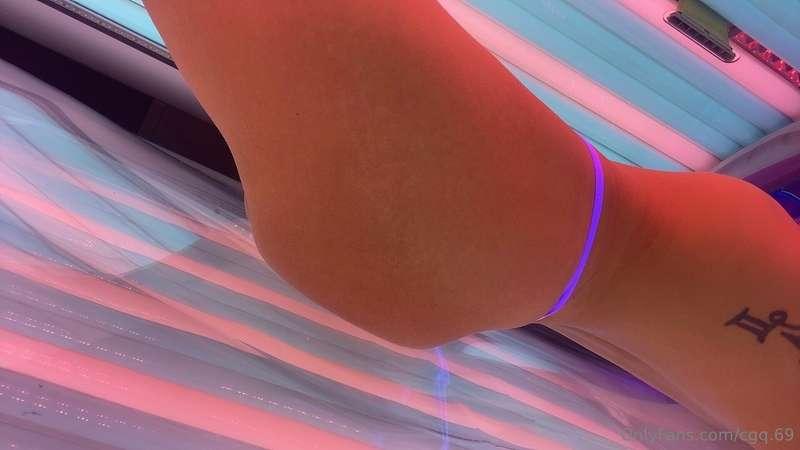 Love a good sunbed sesh🍑🥵