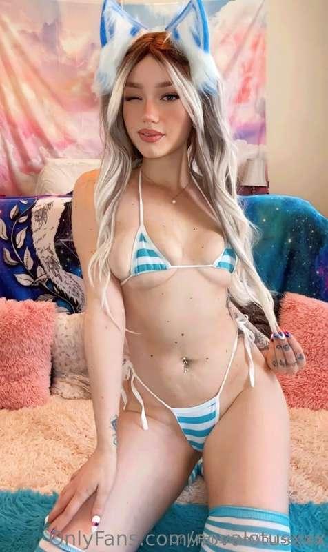 Busty @novalotusxxx 🔥 Loves to wear a new 𝐜𝐨𝐬𝐩𝐥𝐚𝐲 for her 𝐝𝐚..