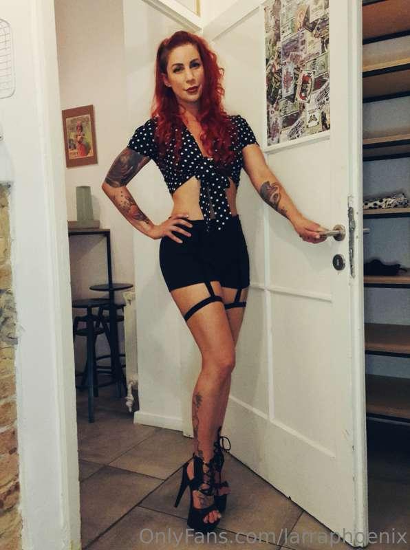 Why don't you come to my room, baby? 😉😈