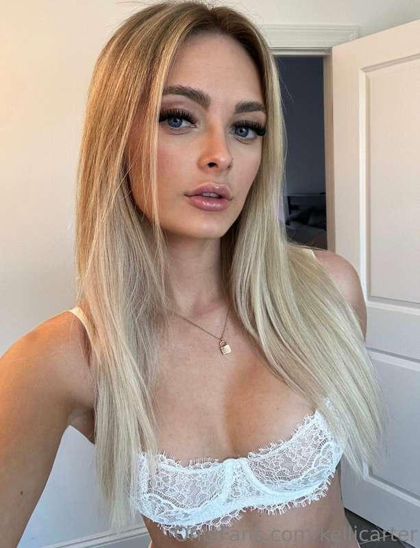 POV im getting ready for dinner with the girls and I send yo..