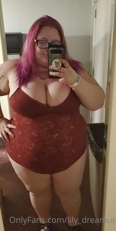 Having fun at the club wish I had a cock to ride