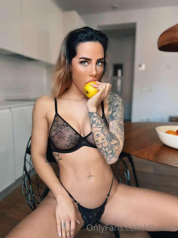 ask me for a sex video on the chat🙈