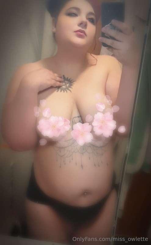 Hope y'all have had an amazing Saturday 🤗😉😘💋#redhead #curvyg..