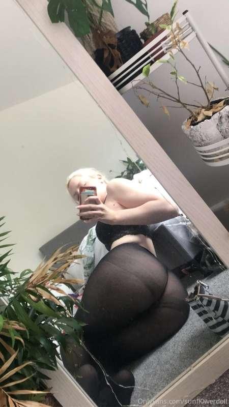 sunfl0werdoll image #4