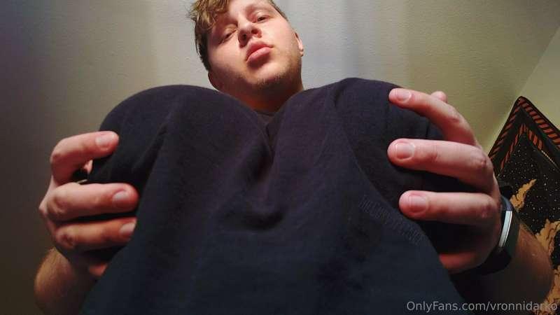thecurvyprince image #0