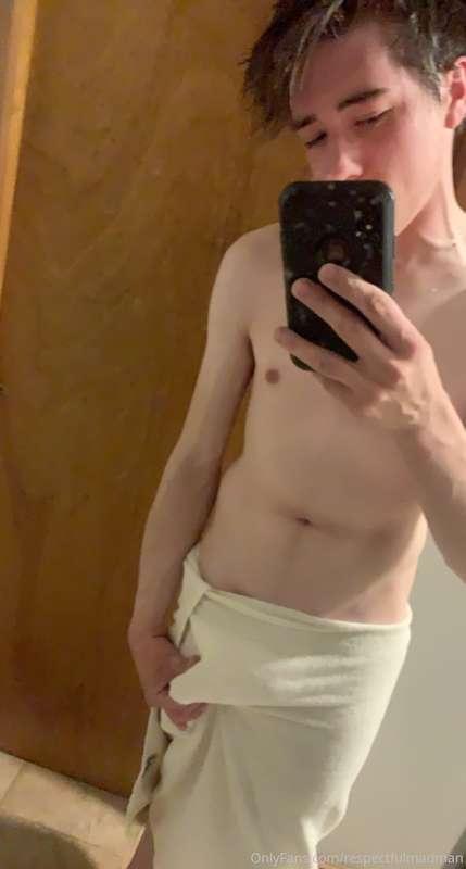 Lost the abs but kept the cock at least🥴