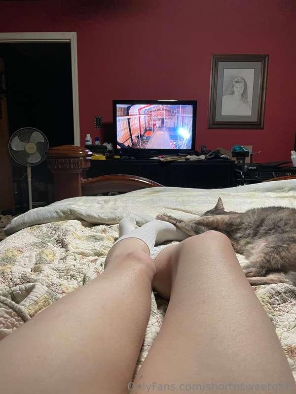 Time to relax with some tv before bed ☺️