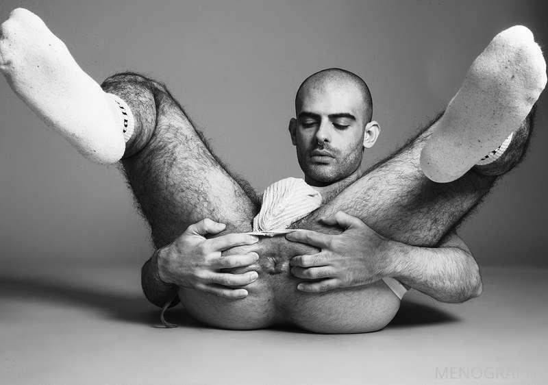 Guippy shows me his hungry pussy hole