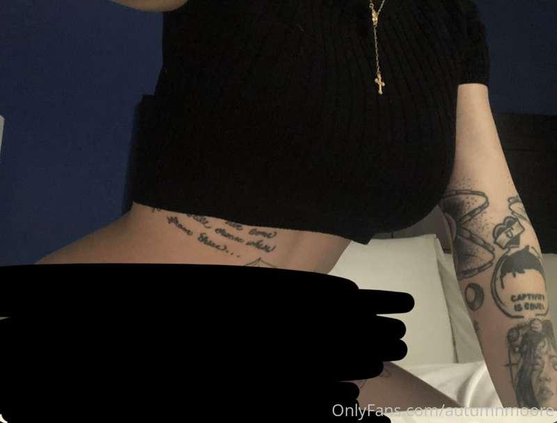 Why are hotel nudes always hotter???