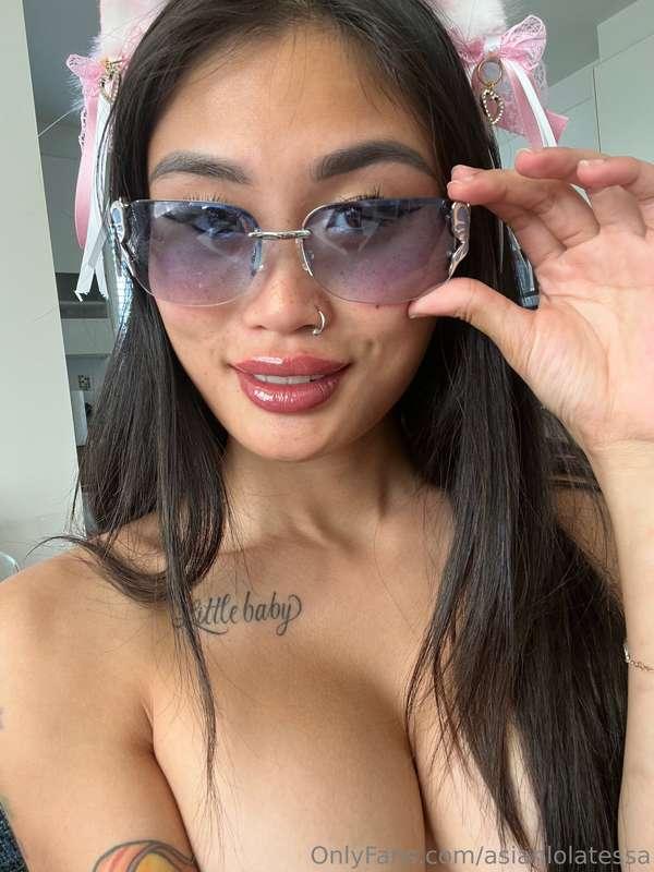 Your little slut is online and you have her FULL ATTENTION! ..