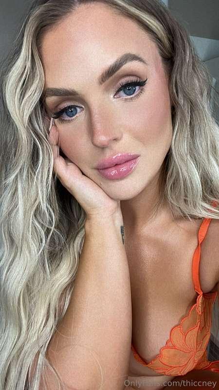 Tell me where you want to cum tonight! 💦