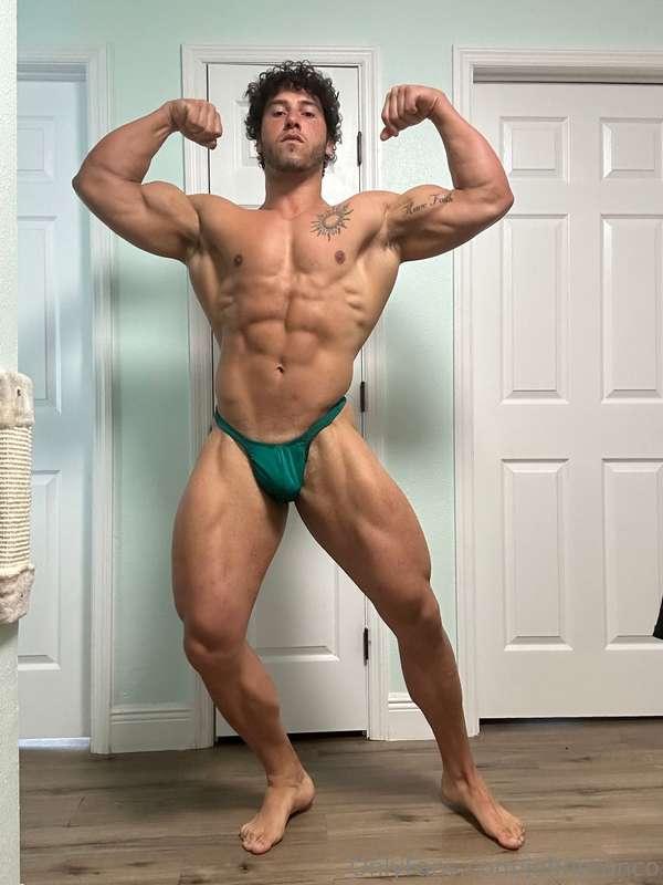 Feeling HUGE 💪🏼💪🏼😤
