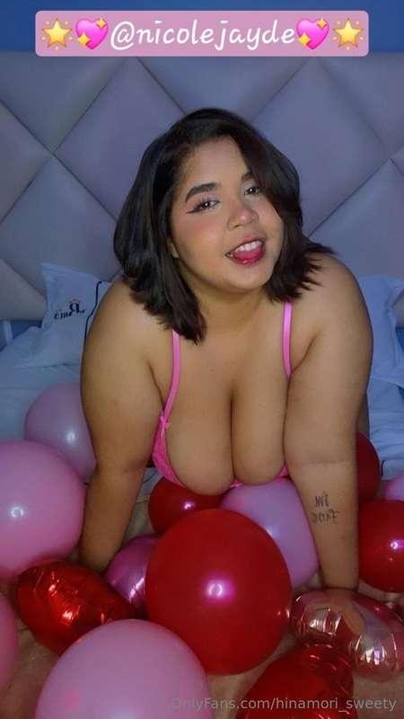 🥂🫦Do you want my friend with big ass to fulfill all your des..