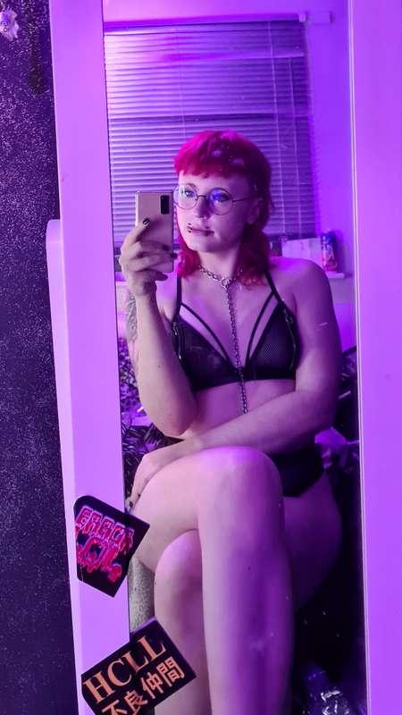Happy valentines day. Can i be your girlfriend? 💕🥺