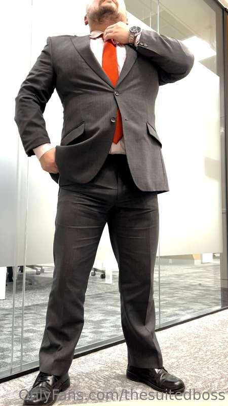 thesuitedboss image #4