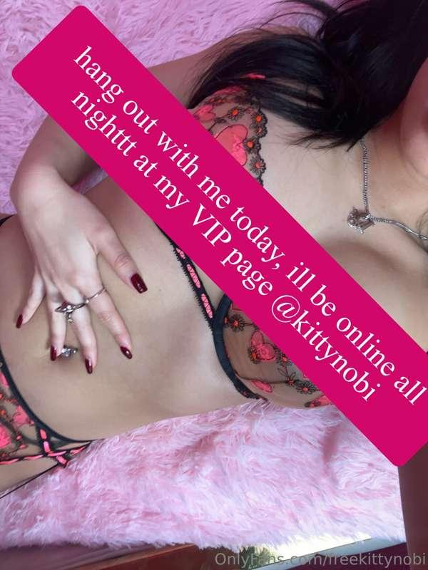 IM SENDING FREE NAKED PICS TO ALL OF MY SUBSCRIBERS RN AT MY..