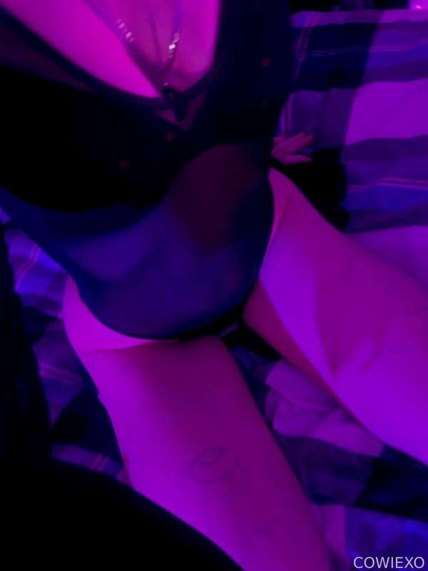 thatgirlcowie image #1