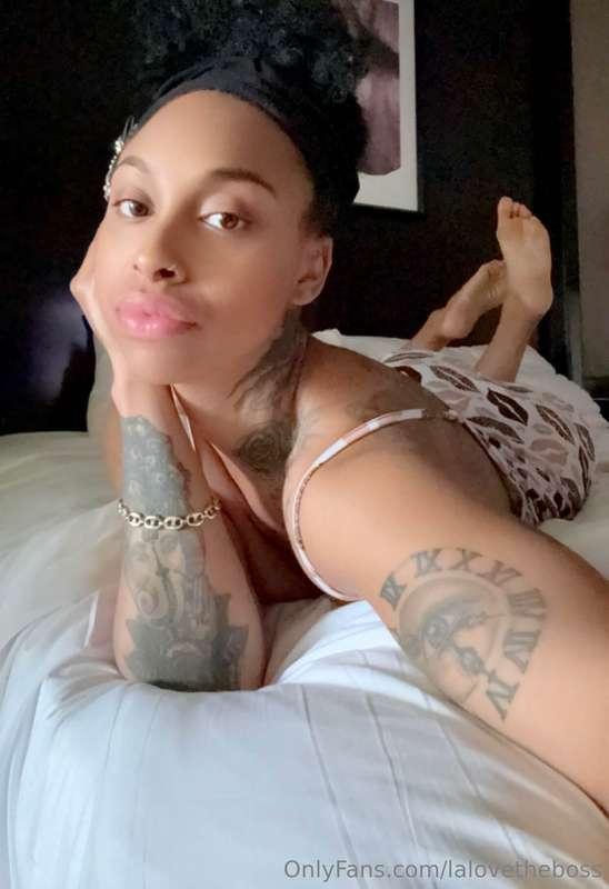 Let’s get naughty together and lose track of time, DM me ? 🥰