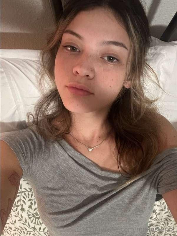 still in bed imagining your fingers in me 😏